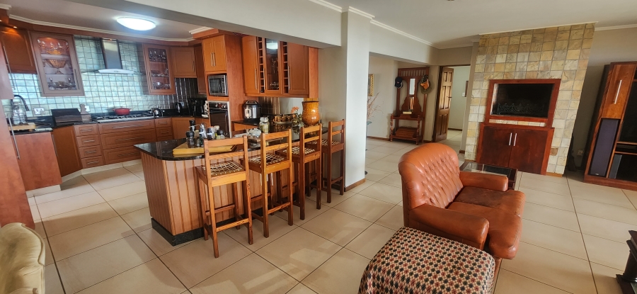6 Bedroom Property for Sale in Da Nova Western Cape